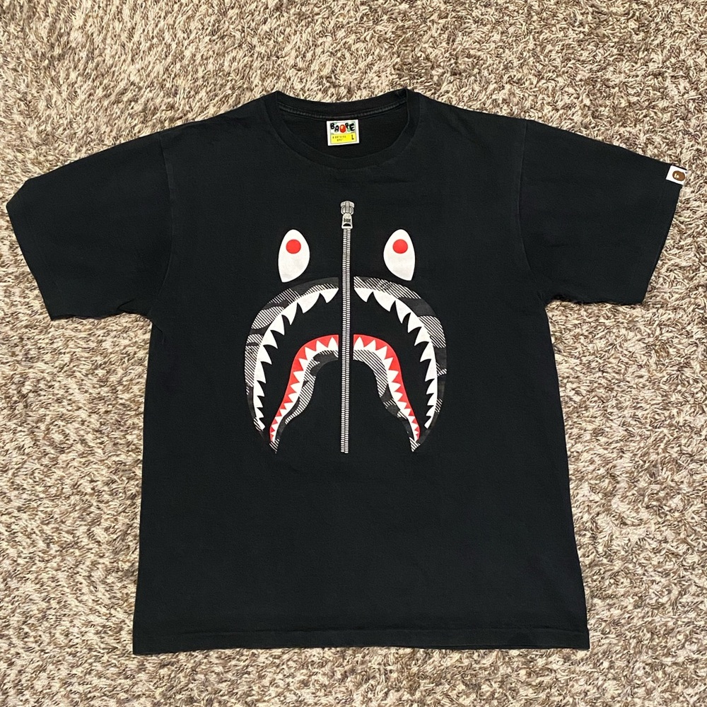BAPE Grey Color Camo Shark T-shirt Black Size L